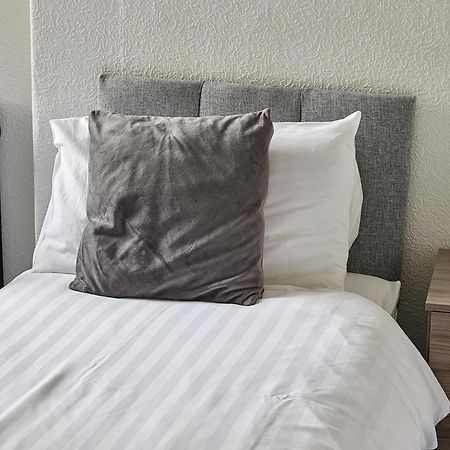 Pleasure Holiday Apartments Μπλάκπουλ Δωμάτιο φωτογραφία